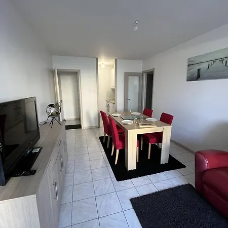 Apartment T3 Renove Avec Loggias, A Deux Pas De La Et Des Commerces, Parking Prive Inclus! - Fr-1-324a-64 *