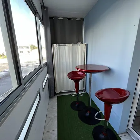Apartment T3 Renove Avec Loggias, A Deux Pas De La Et Des Commerces, Parking Prive Inclus! - Fr-1-324a-64 Saint-Hilaire-de-Riez